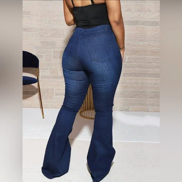 •Snatch His Heart• Dark Denim Heart Patterned Flare Jeans - Picture 2 of 2